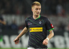 Menhengladbahas "Borussia" uzvar un turpina cieši sekot līderu trio