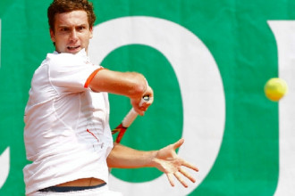 Gulbis ar trenera Bresnika padomiem lūkos pārspēt Kukuškinu Gulbis ar trenera Bresnika padomiem lūkos pārspēt Kukuškinu