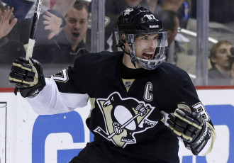 Video: NHL nedēļas labākajos momentos triumfē Krosbijs Video: NHL nedēļas labākajos momentos triumfē Krosbijs