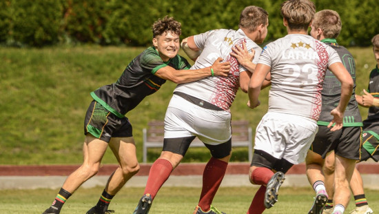 Latvijas U-18 regbija izlasei bezierunu zaudējums mājiniekiem "Crossborder" pirmajā spēlē