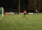 Video: Somu futbolists <i>pendeles</i> izpildīšanas laikā taisa salto
