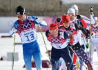 Krievija distanču slēpošanā aizņem visu pjedestālu un triumfē medaļu ieskaitē