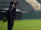 Nigērijas treneris kritizē federāciju: "Inventāru treniņiem pirku par savu naudu"