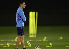 Argentīnas treneris noraida kritiku par slikto uzvedību pēc Nīderlandes uzvarēšanas
