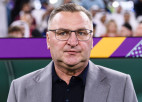 Polija no futbola izlases galvenā trenera pienākumiem atbrīvo Mihņeviču