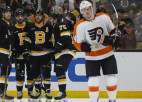 Čehu vakars Bostonā – NHL līdere "Bruins" ar 6:0 aptur "Flyers" uzvaru gājienu