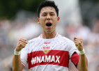 Japānas izlases pussargs Endo par 19 miljoniem pārceļas uz ''Liverpool''