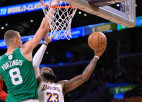 Video: Porziņģis pie stīpas satiek <i>karali</i> Džeimsu un <i>danko</i> ''Celtics'' uzvarā