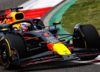 Verstapens izcīna "Red Bull" komandai 100. <i>pole position</i>
