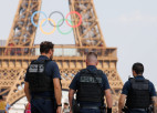 Par iespējamu seksuālu uzbrukumu apcietinātie Francijas izlases regbisti nogādāti uzbrukuma vietā