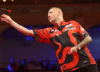 ''World Matchplay'': čempions Aspinals noliek pilnvaras, Hamfrīzs, MVG un Smits soļo tālāk