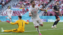 Astoņu vārtu spēlē Spānija pārspēj horvātus un tiek "Euro 2020" ceturtdaļfinālā