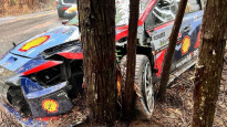 Vairāki favorīti Japānas WRC piedzīvo avārijas