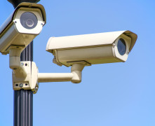 Kad tehnoloģijas nav pietiekamas: Kādās situācijās neaizvietojama ir fiziskā apsardze?