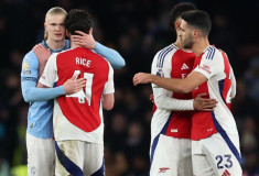 “Arsenal” savā laukumā <i>noliek pie vietas</i> Mančestras “City”