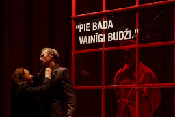 Valmieras teātrī pirmizrāde stāstam par leģendāro 1985. gada “Pērkons” koncertu