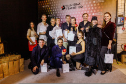 Valmieras teātris atzīmē simtgadi un sumina aizvadītās sezonas labākos māksliniekus