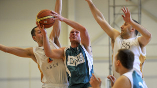 Turpinās komandu pieteikšanās Latvijas Banku basketbola kausam