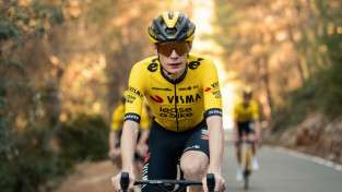 Iepriekšējo divu sezonu ''Tour de France'' uzvarētājs Vingegors atsācis treniņus uz velosipēda