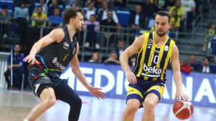 Zorikam 14+6, komandai sakāve ceturtdaļfinālā pret "Fenerbahçe"