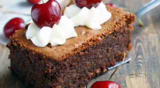 Ātrais šokolādes deserts