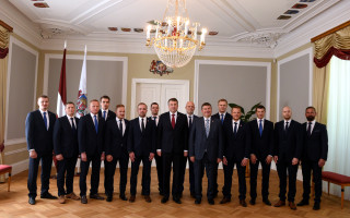 Foto: Latvijas hokeja izlase viesojas Rīgas pilī pie Valsts prezidenta