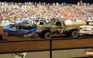 Video: Trīs skatītāji ievainoti "Demolition Derby" sacīkstēs