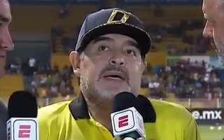 Video: Maradona nesekmīgi mēģina atbildēt uz jautājumu