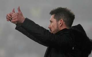 "Atletico" fani dziesmā pauž atbalstu Simeones mantībai