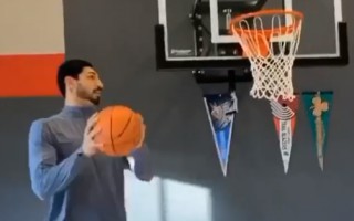 Video: NBA garākais spēlētājs tiek komiski atdarināts Kantera izpildījumā