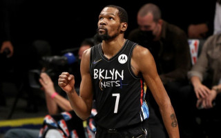 Video: NBA superzvaigzne Durents iepriecina jaunu līdzjutēju