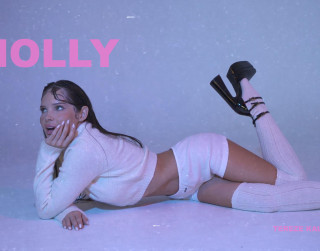 Video: Seksīgā Terēze Kalmane laiž klajā singlu «Molly»