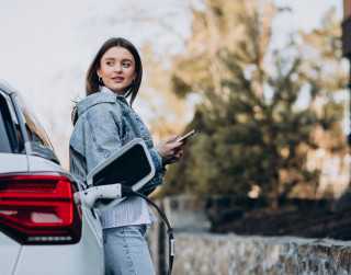 Elektroauto uzlādes stacijas pilsētās un uz ceļiem: kur uzlādēt ērtāk?