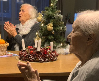 Populāri Latvijas izpildītāji un mūziķi apsveiks Baltijas valstu seniorus Ziemassvētkos
