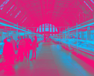 Alternatīva literatūras pieredze gaļas paviljonā – Dzejas pusnakts Centrāltirgū