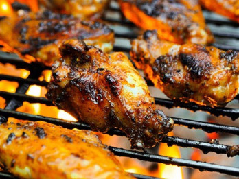 Vairāk kā puse iedzīvotāju atzīst grilēta ēdiena veselīgumu, bet trešdaļu tas nesatrauc