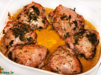 Vistas šķīņķīši garšaugu marinādē