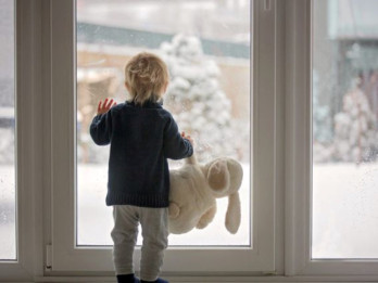 Logi ar divu un trīs kameru stikla paketēm: kurus izvēlēties praktiskāk?