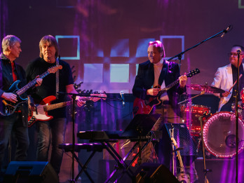 "bet bet" atklāj Ziemassvētku koncertu sēriju "Burvīga nakts" "bet bet" atklāj Ziemassvētku koncertu sēriju "Burvīga nakts"