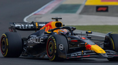 Verstapens pārliecinoši ātrākais pirmajā F1 treniņā Beļģijā