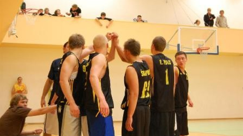 NBDL(Neatkarīga Draugu Basketbola Līgas) "bronzas" komanda "MadDogs"
Foto: Zane Grava