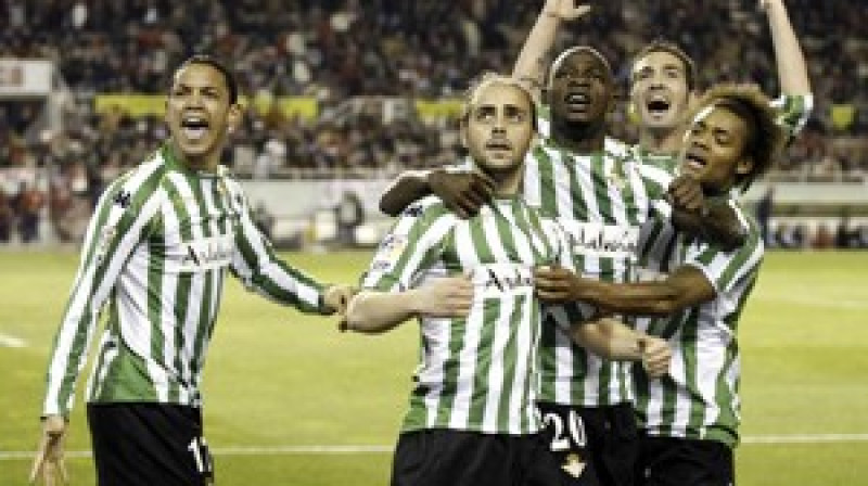 "Real Betis" futbolisti atzīmē otro vārtu guvumu
Foto: marca.com