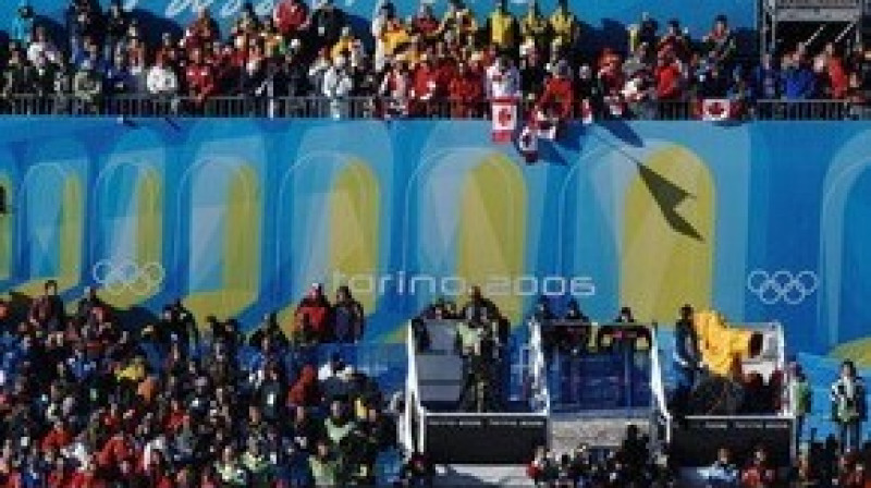 Pirms trim gadiem šajā dienā Turīnā noslēdzās 20. Ziemas Olimpiskās spēles.