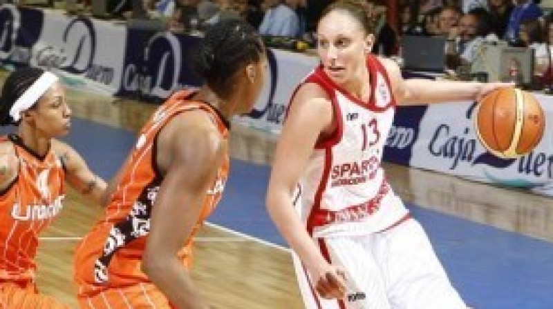 Kalmanovičs "Spartak" pulcēja pasaules labākās basketbolistes, piemēram, divkārtējo WNBA čempioni Daienu Taurasi
Foto: www.fibaeurope.com