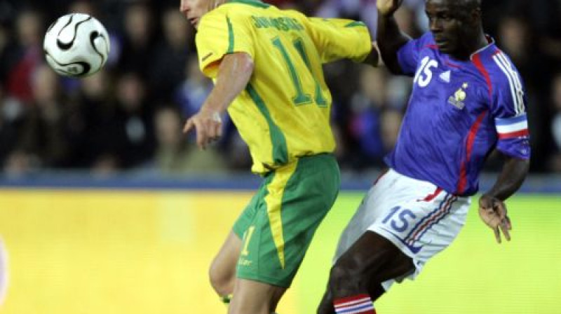 Edgars Jankausks Lietuvas izlases sastāvā spēlē pret Franciju
Foto: AP