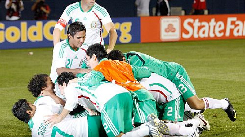 Meksikas futbolistu prieki
Foto: AFP