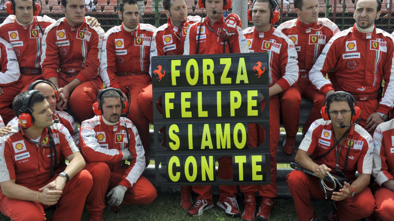 "Veseļojies, Felipe, mēs esam ar tevi"
Foto: AP