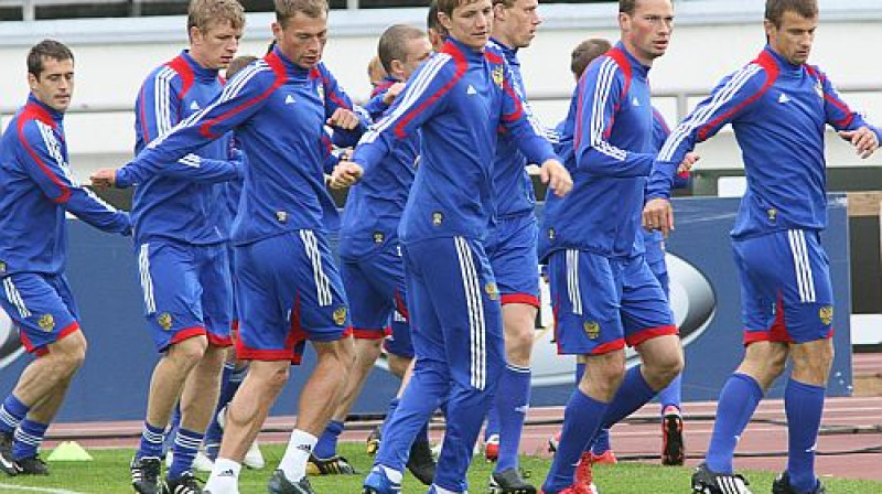 Krievijas izlases futbolisti treniņa laikā
Foto: AFP