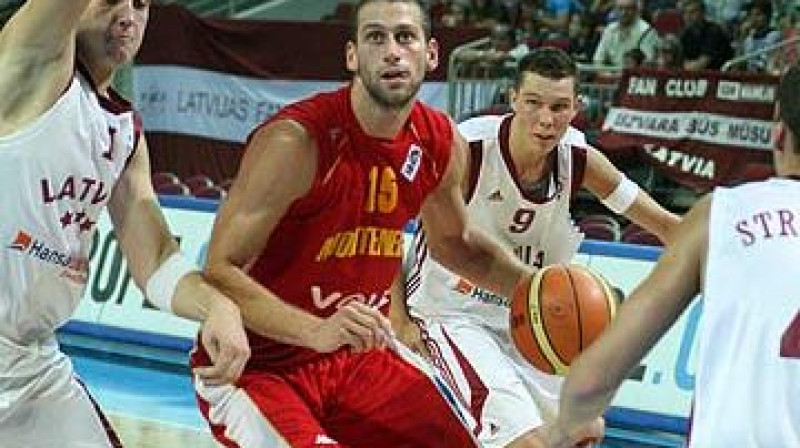 2008. gada augustā Vladimirs Dasičs bija viens no Latvijas izlases pretiniekiem Eiropas U-20 čempionātā Rīgā. 
Foto: FIBA Europe