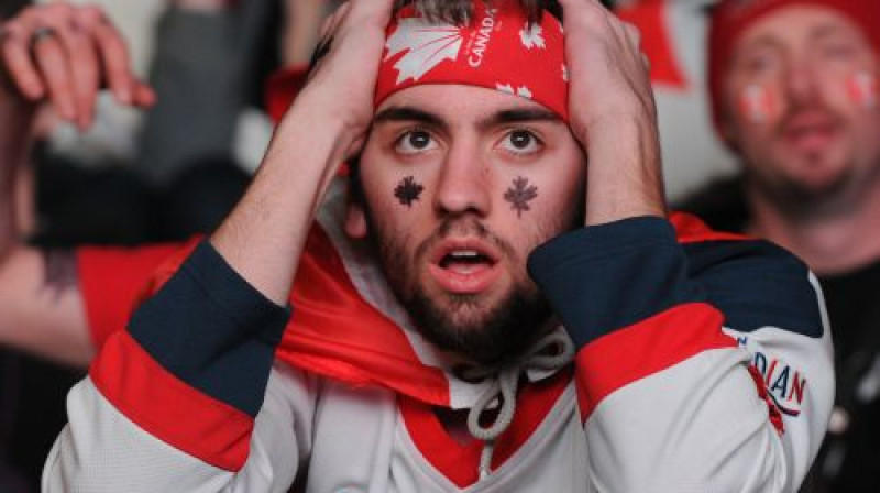 Kanādas izlases līdzjutēja reakcija pēc zaudējuma ASV
Foto: AP/Scanpix